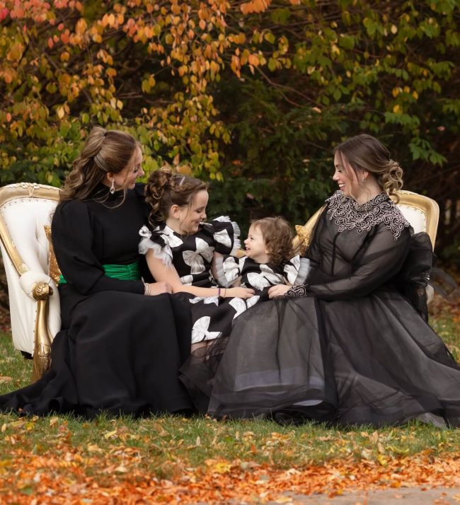 best lincolnwood family photopgraher, chicagoland family photographer, family portraits near me lincolnwood 7159 Edit