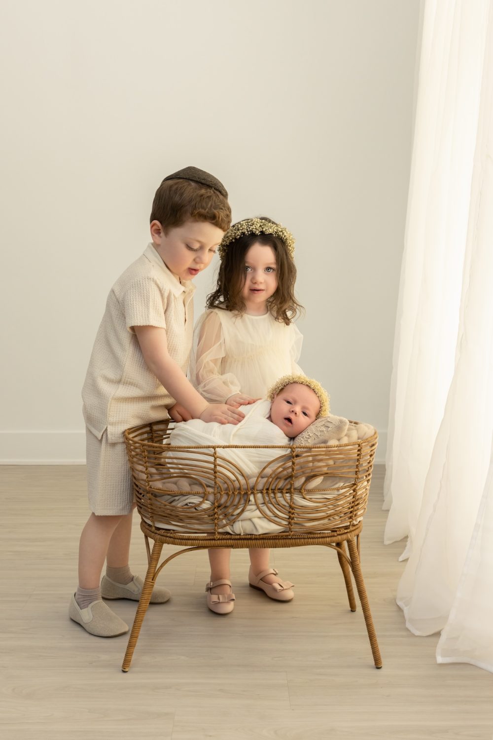 Chicago family portraits, portrait photography near me, outdoor family photos near me Chicago, studio family photography