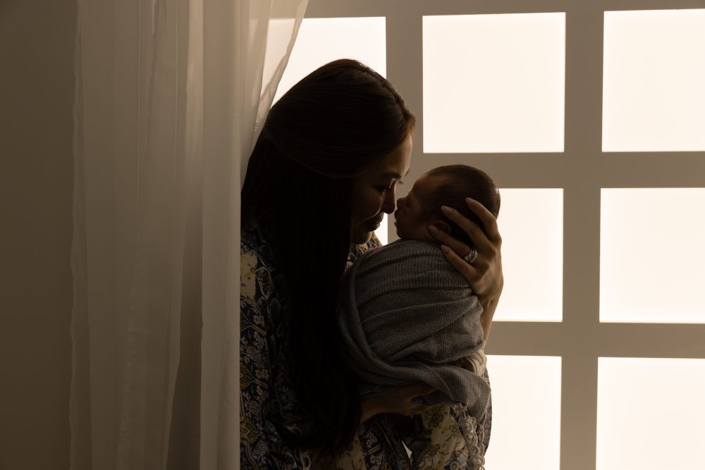 Lincolnwood motherhood photography, newborn photographer in Chicago, best newborn photography Lincolnwood