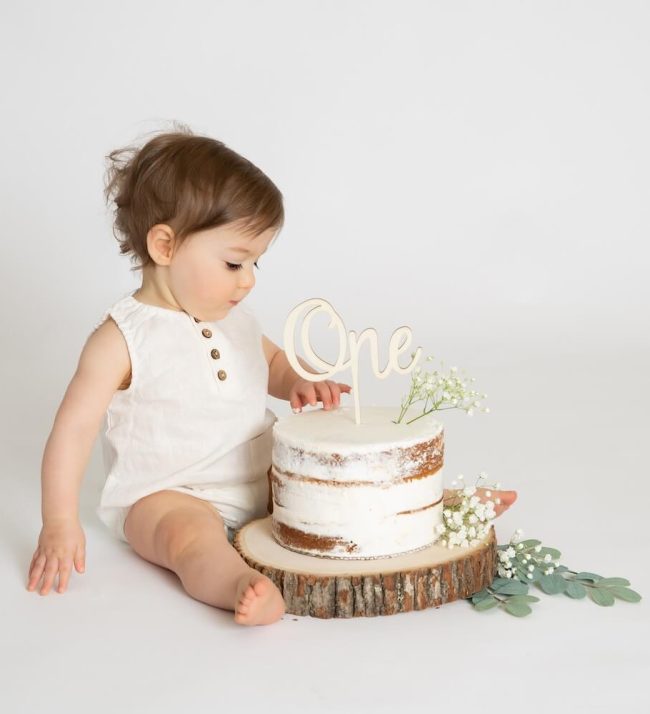 baby milestones, best Chicago baby photographer, cake smash photography near me, baby portrait studio Highland Park 3