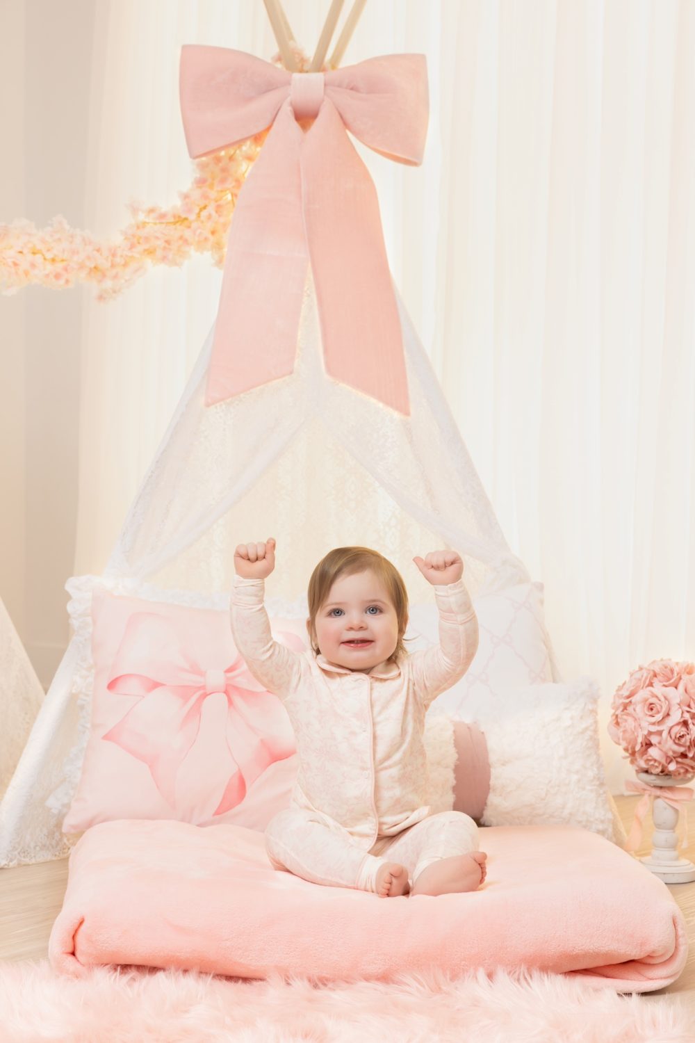 cake smash photographer Riverwoods IL, baby photographer near me Chicago, baby portraits
