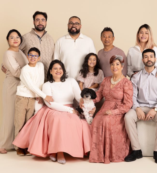 Lincoln Park family portraits, get family photos taken Chicago, family photography near me