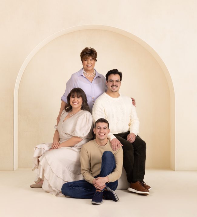 generational family session, Lincoln Park family portraits, get family photos taken Chicago, family photography near me
