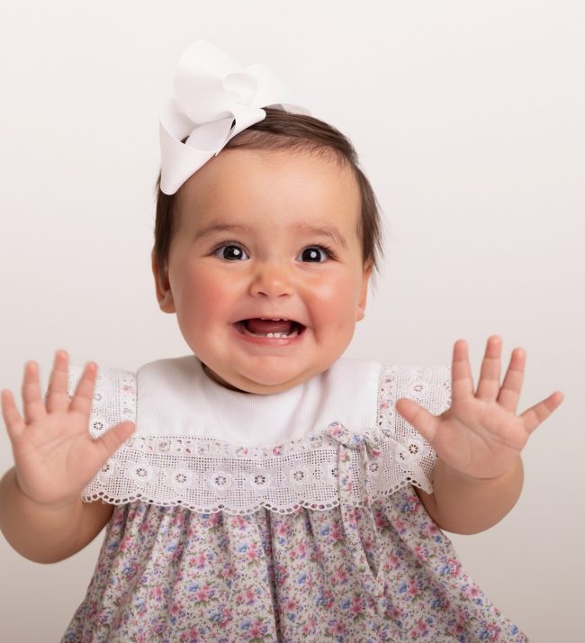 best Lincoln Park baby photographer, Chicagoland baby milestone session, baby photography near me Chicago -