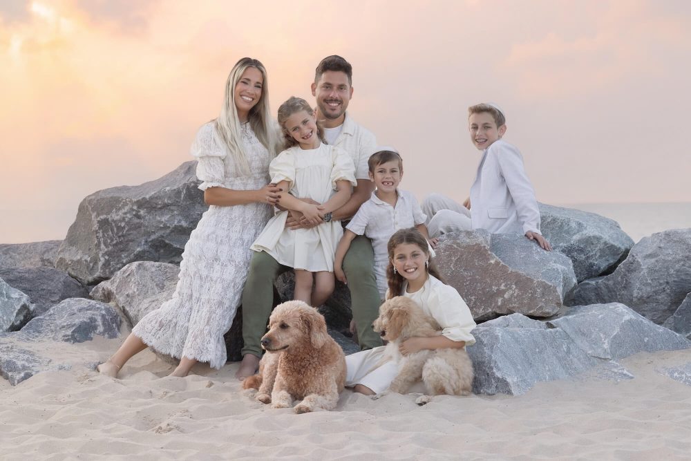 best Elmhurst family photographer, family portraits near me