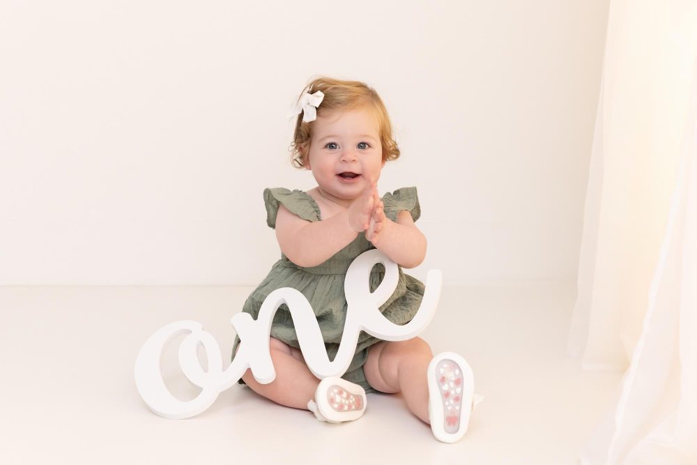 best baby photographer near me Chicago, cake smash photography Chicago