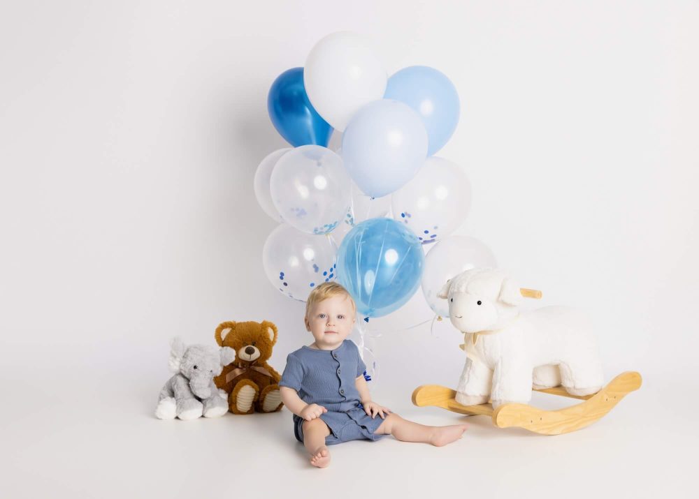 Chicago cake smash photography, family portrait studio near me, Skokie family photographer