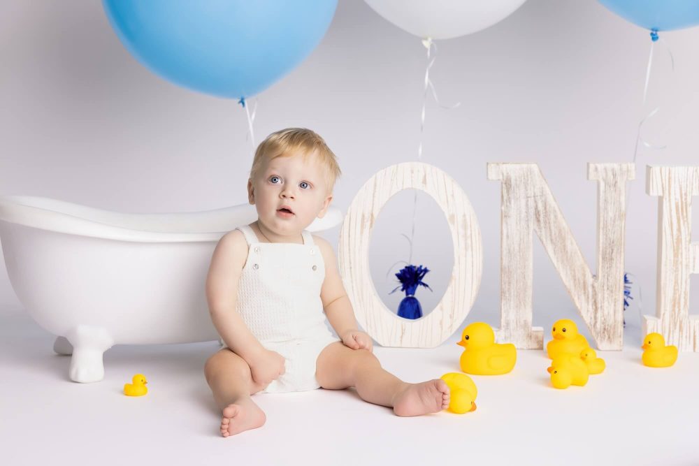 Chicago cake smash photography, family portrait studio near me, Skokie family photographer