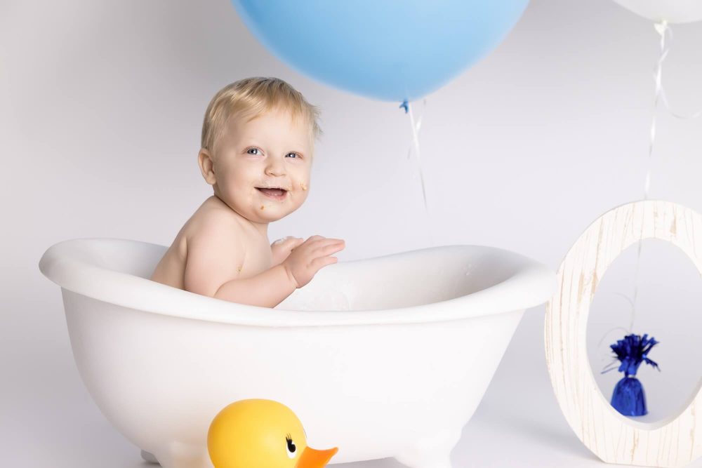 Chicago cake smash photography, family portrait studio near me, Skokie family photographer
